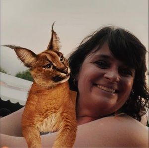 Meet your Posher, Dina